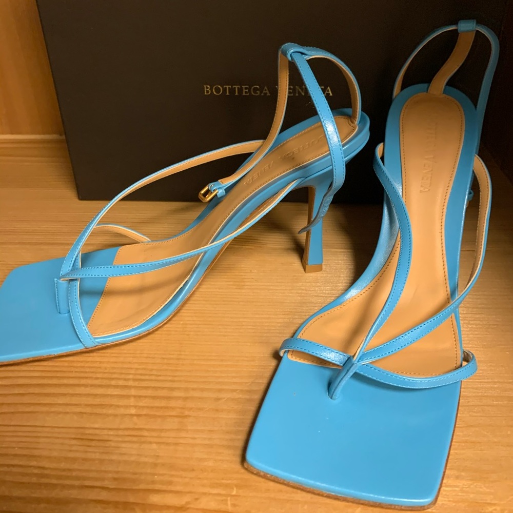 Bottega sky blue heels stretch